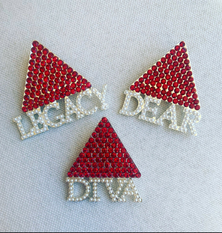 🔺Delta Dear Lapel Pin