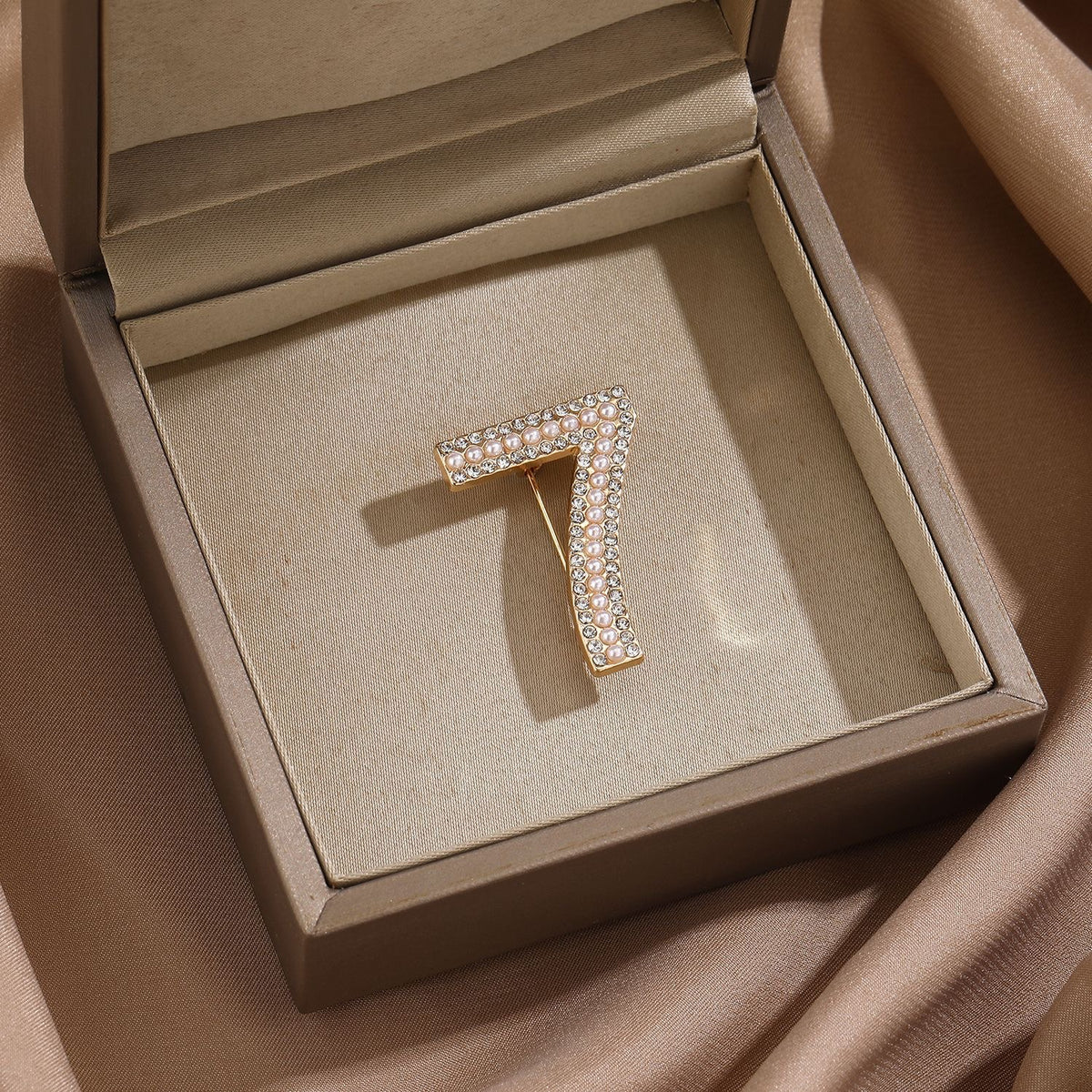 Pearl number pin