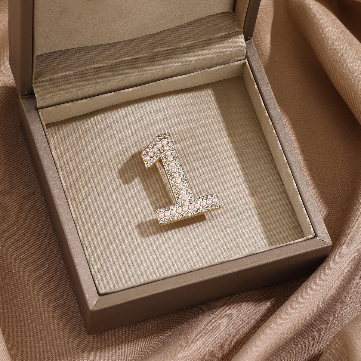 Pearl number pin