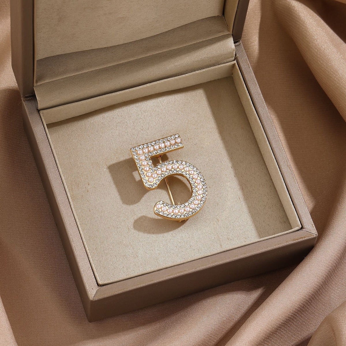 Pearl number pin