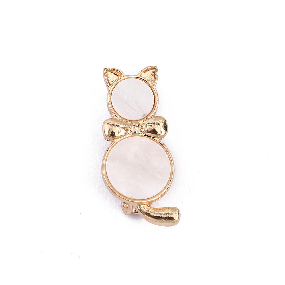 Pearl cat pin