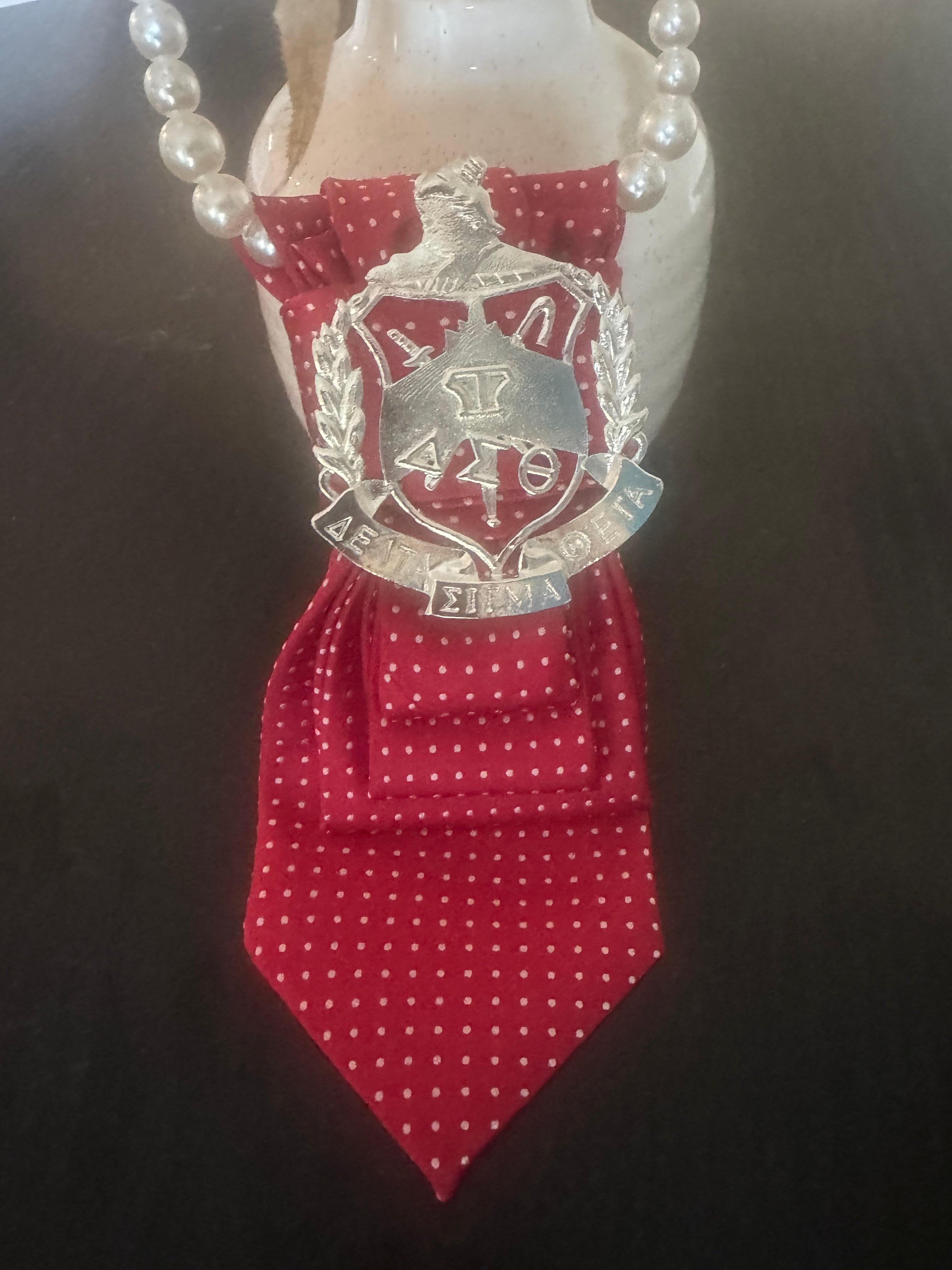 Minerva Tie