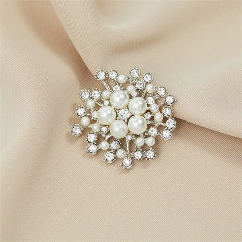 Pearls pearls Lapel Pin