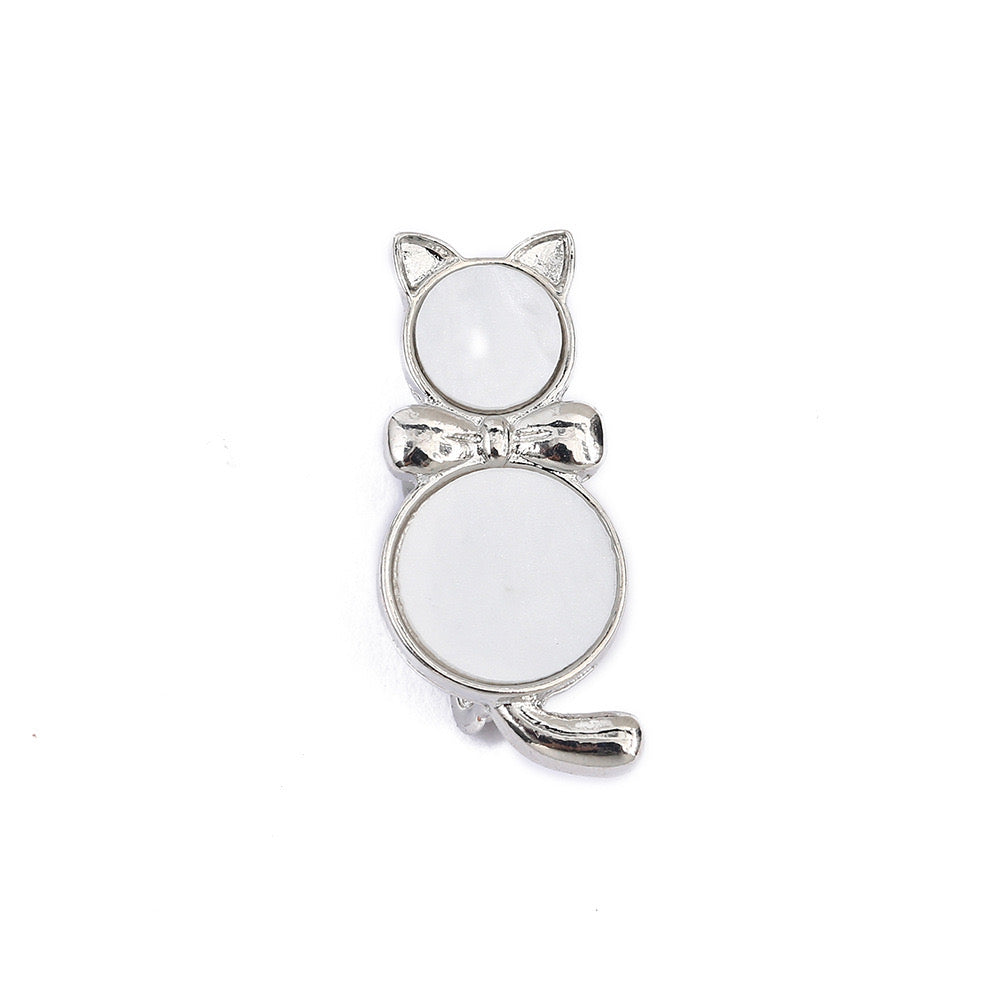 Pearl cat pin