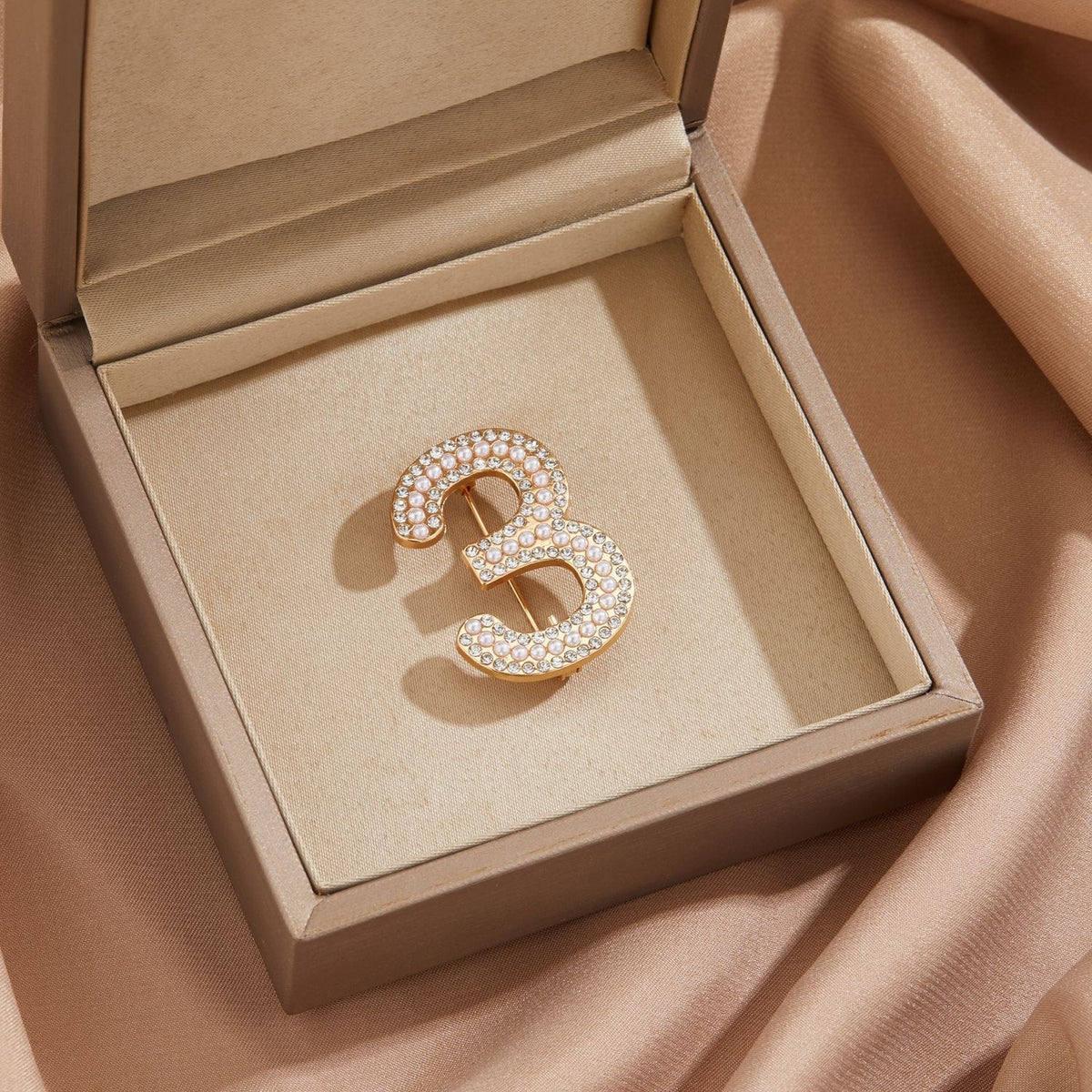 Pearl number pin