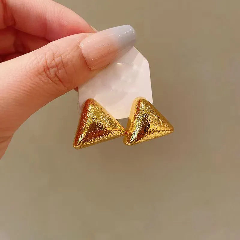 Solid Pyramid Studs