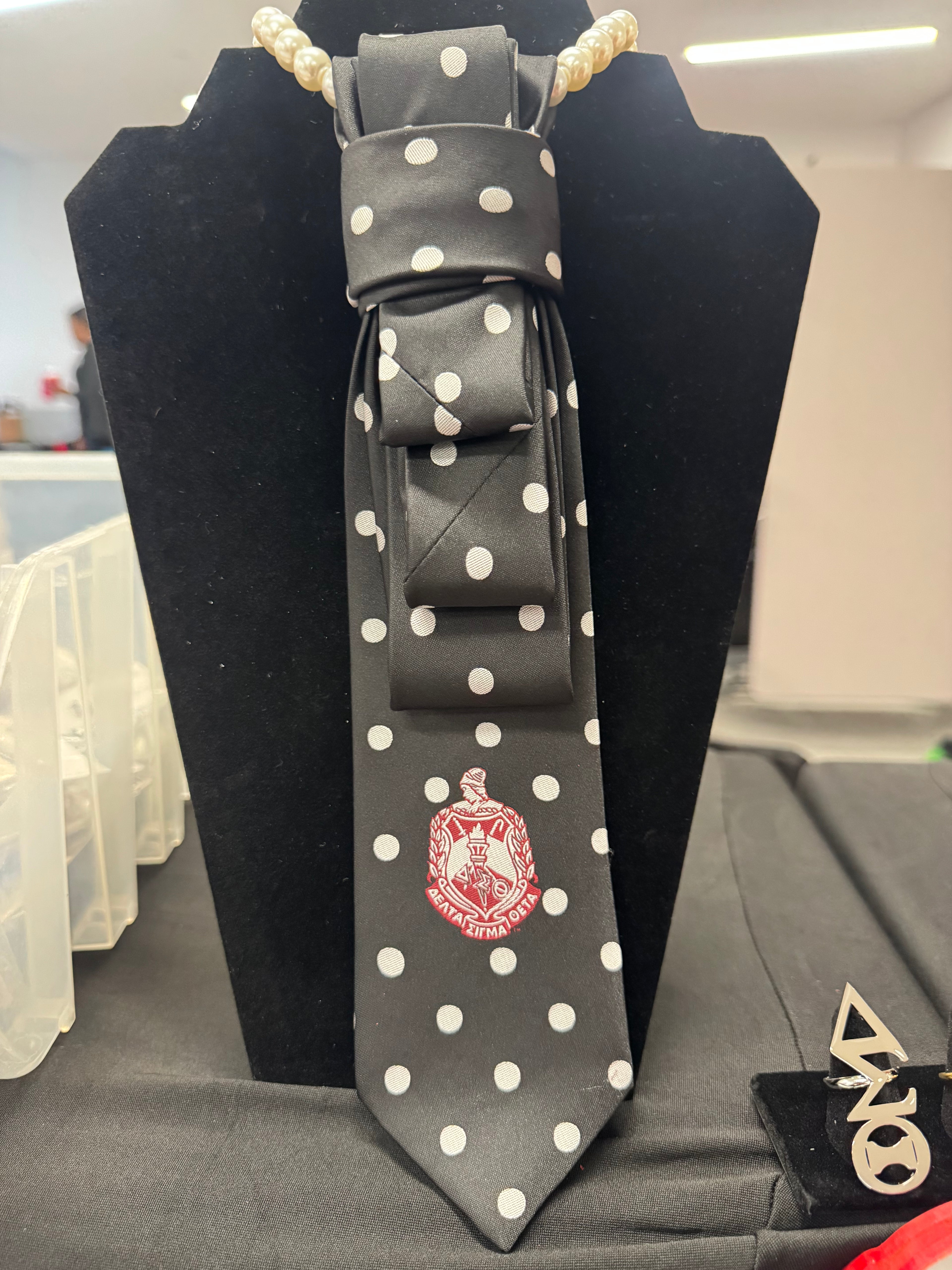 DST EMB TIE