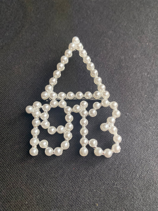 Δ 1913 Pearl Lapel Pin