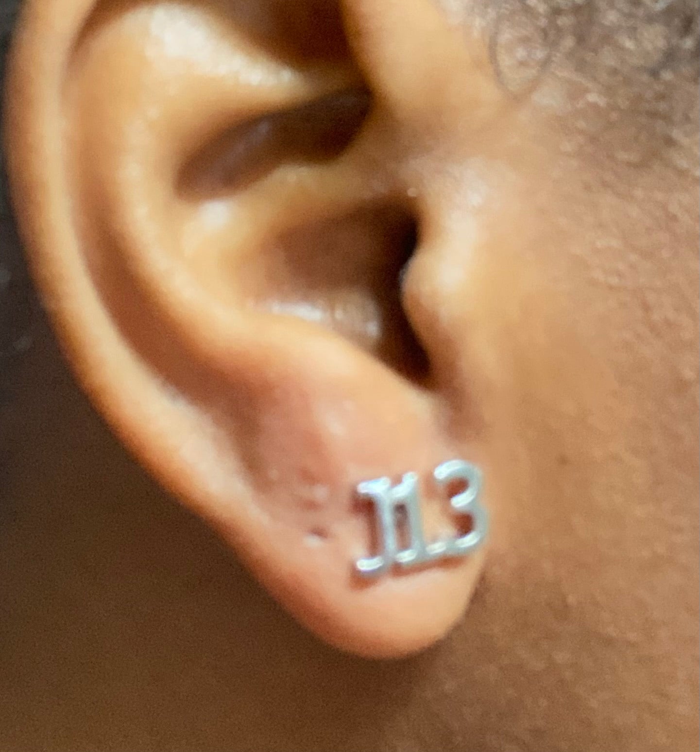 J13 Earstuds