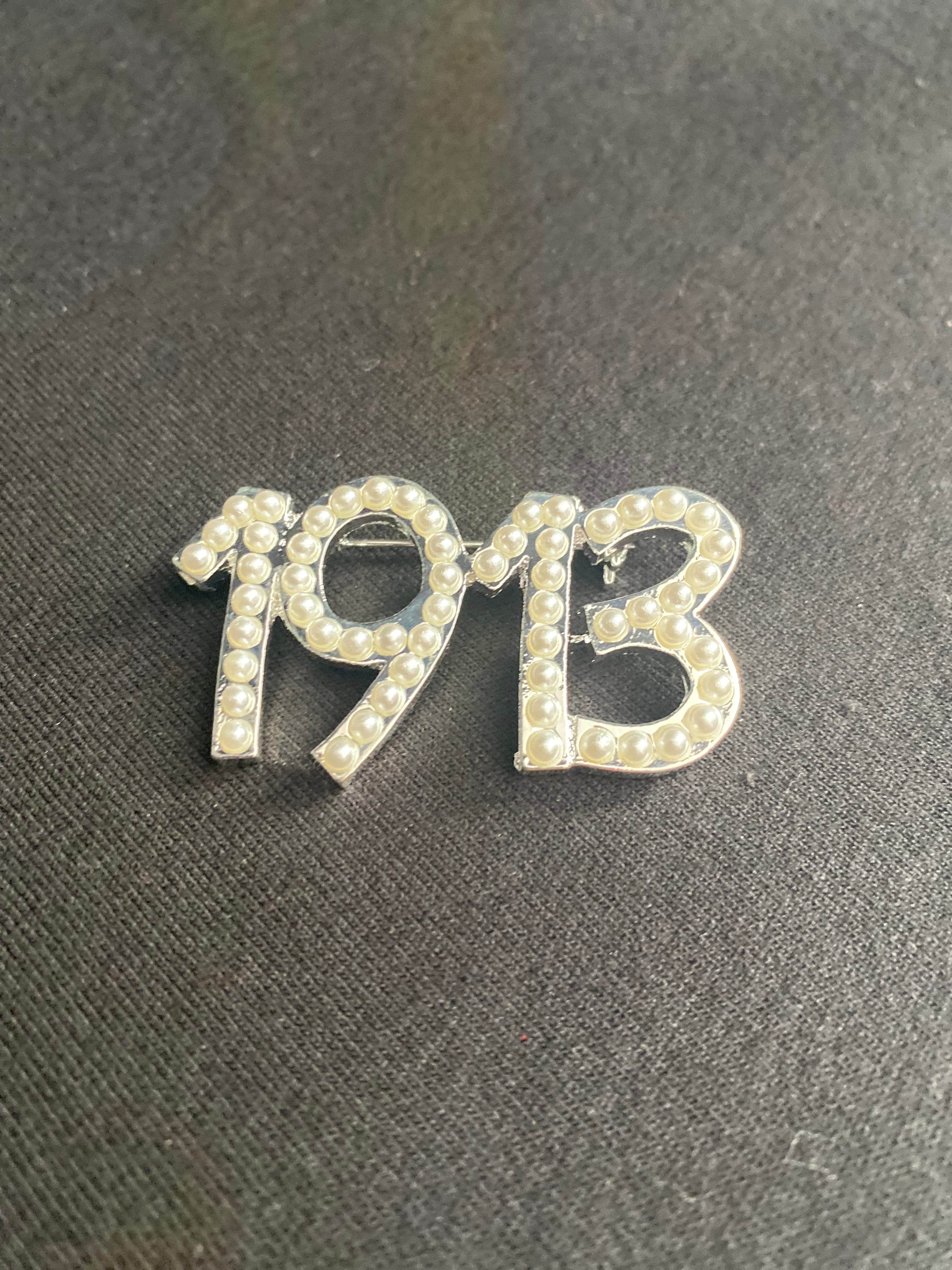 1913 Pearl Lapel Pin
